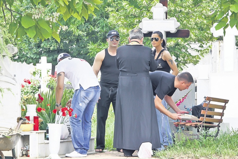 4443-265464-oanazavoranupepecimitir1.jpg