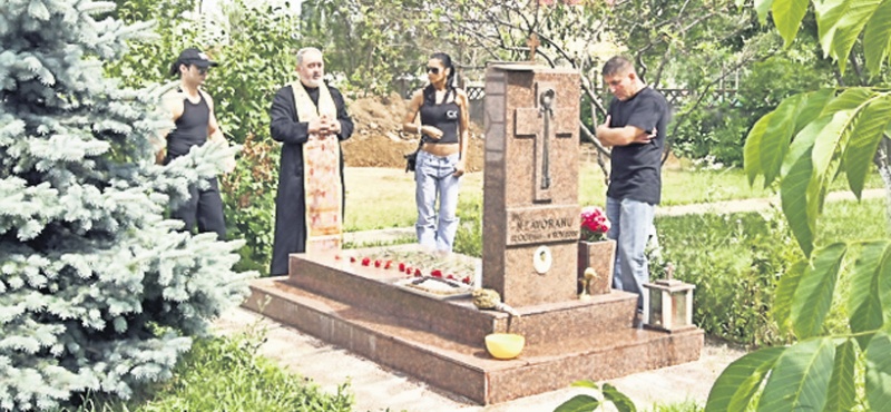 4443-265465-oanazavoranupepecimitir2.jpg