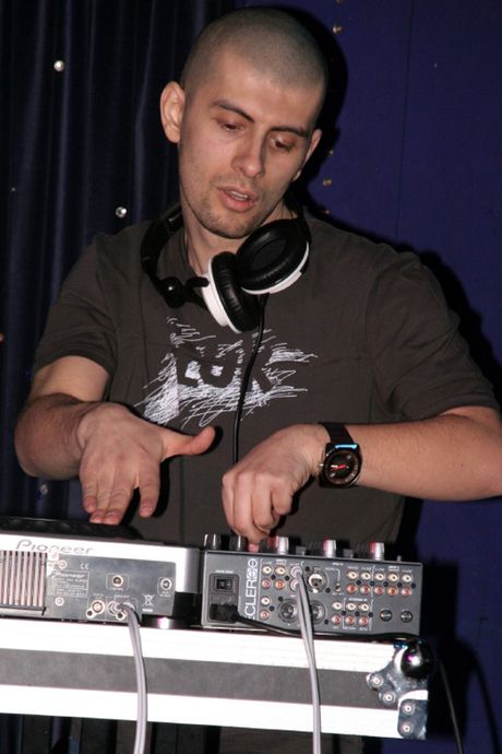 0-274042-vali_barbulescu2.jpg 0-274042-vali_barbulescu2.jpg