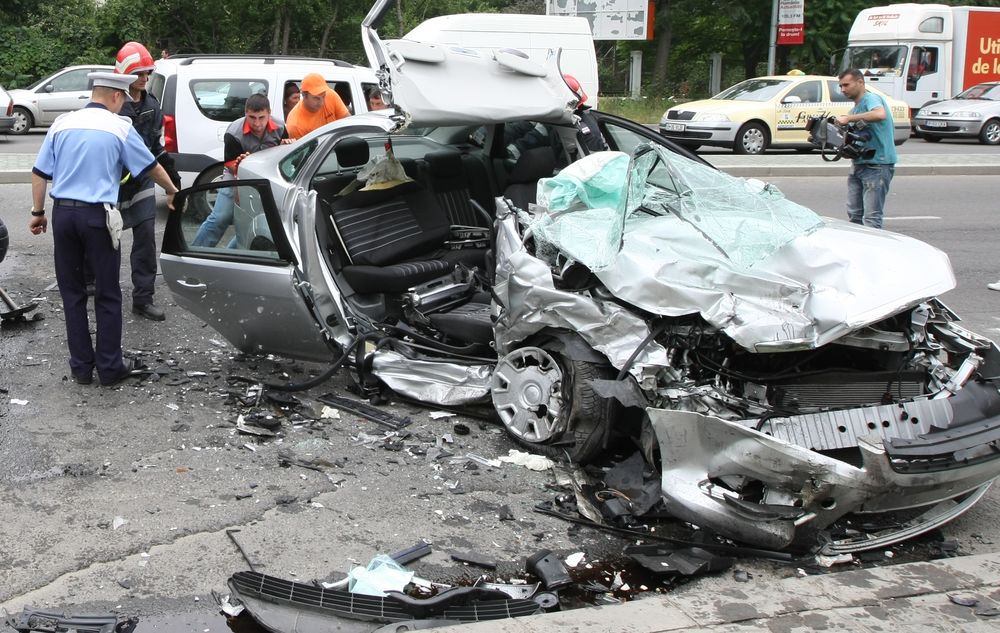 0-275411-masina_accident.jpg