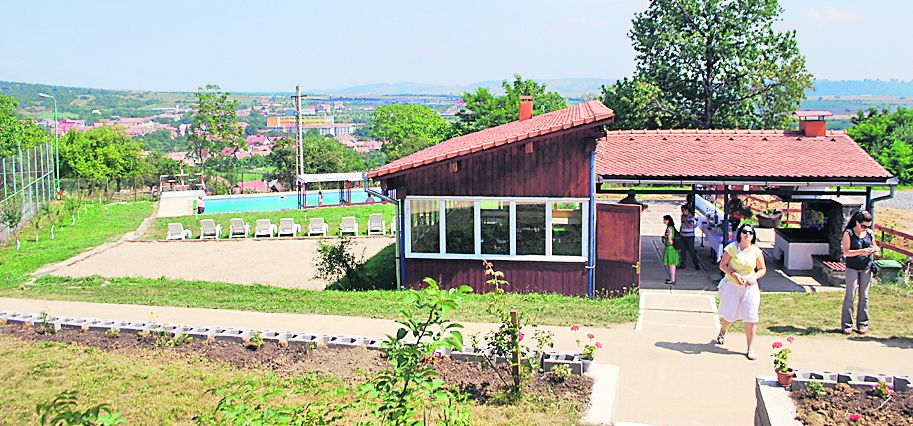 4476-276155-8cabana.jpg