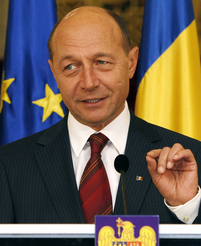0-281011-basescu.jpg