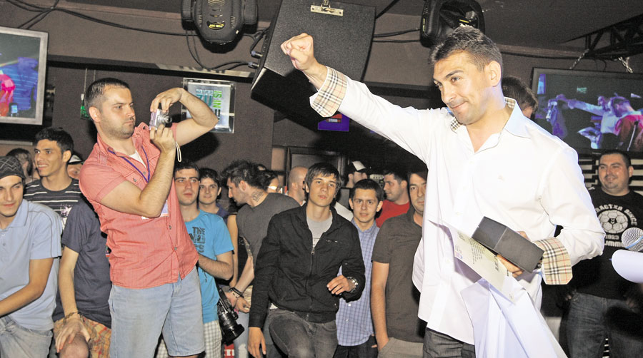 În urmă cu două luni, Ilie Dumitrescu sărbătorea alături de fani 63 de ani de la înfiinţarea Clubului Steaua