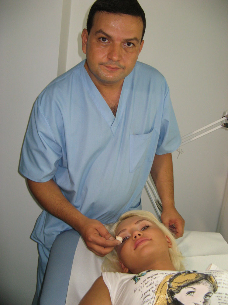 Elena Matei şi-a mărit buzele