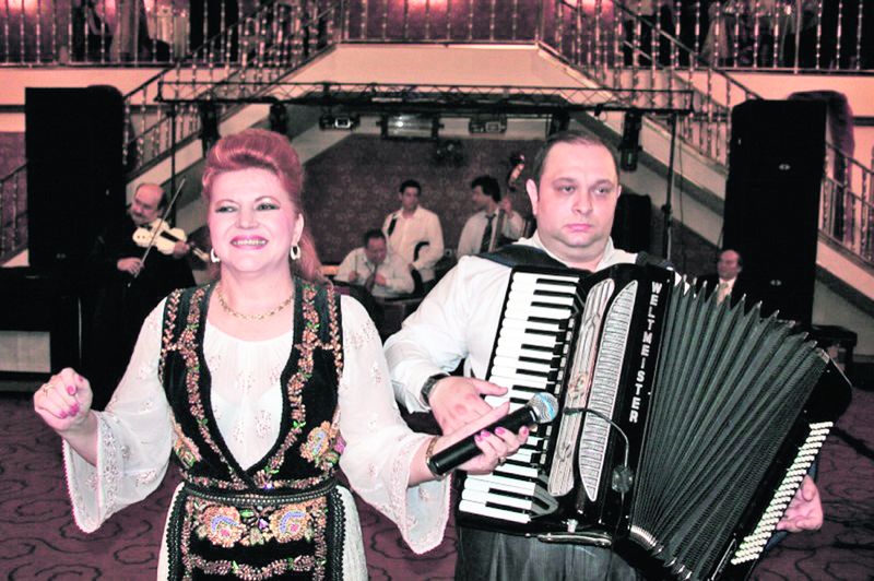 Maria Cârneci şi Sile Dorel au cântat împreună trei ani