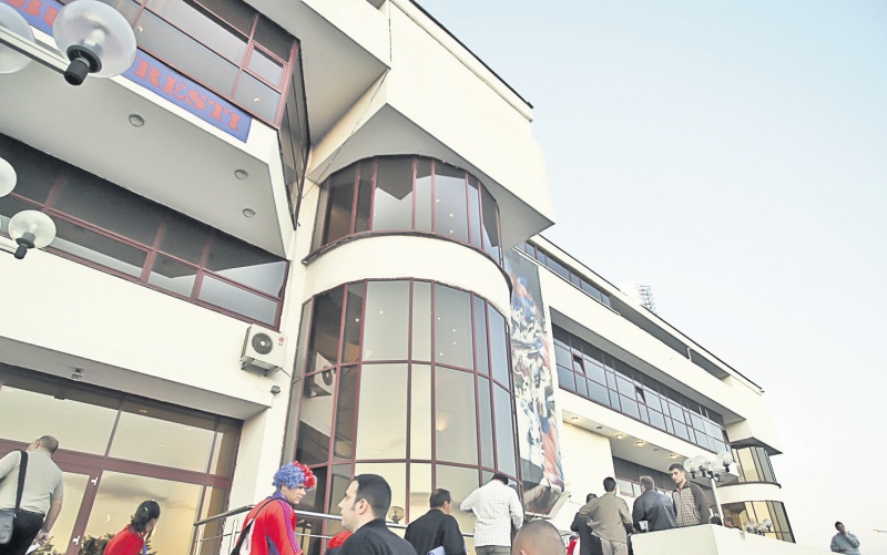 4490-280346-stadionbirouristeaua.jpg