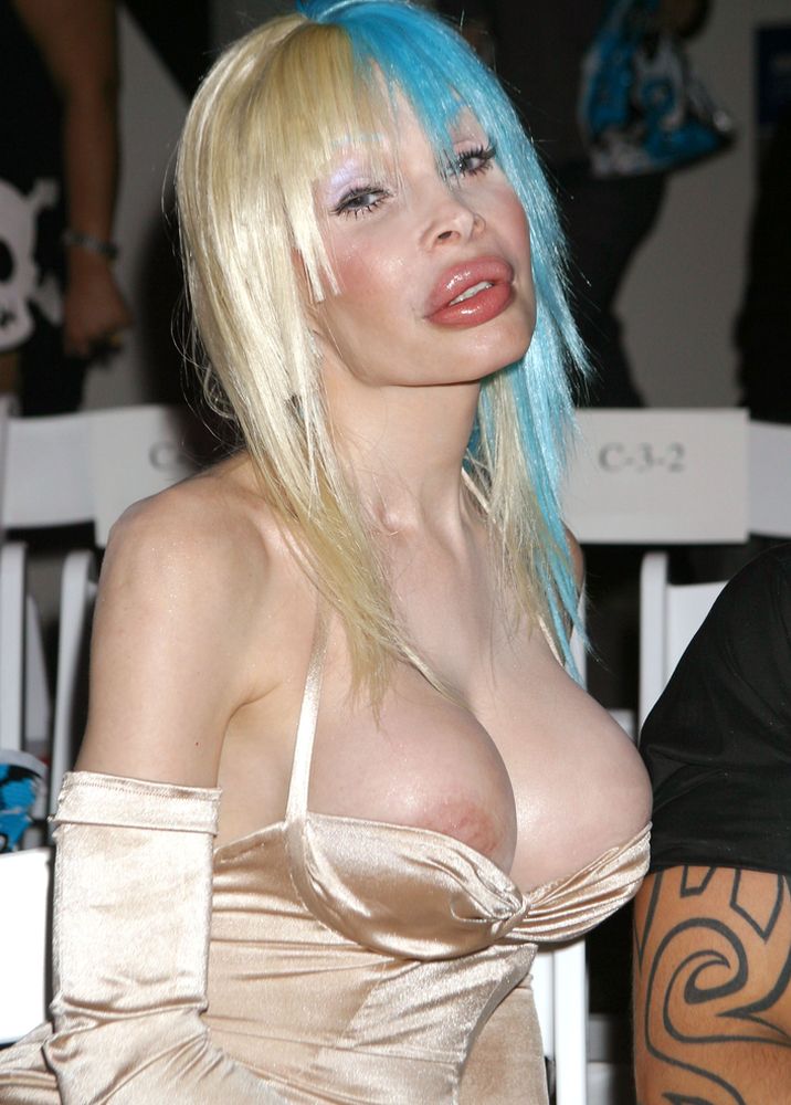 4495-281751-amanda_lepore1.jpg