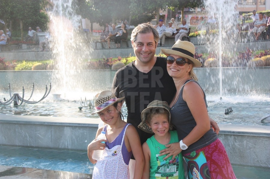 4506-284555-andreea.jpg 4506-284555-andreea.jpg