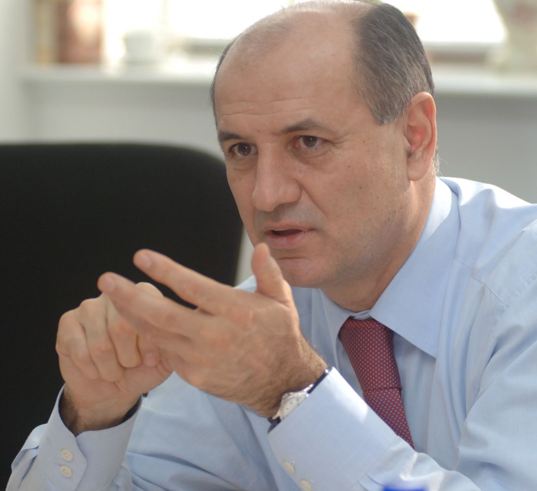 0-288650-george_copos.jpg