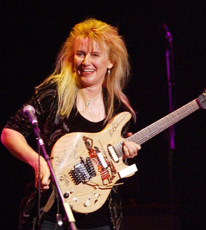 0-288812-jenniferbatten_chitarista_michael.jpg