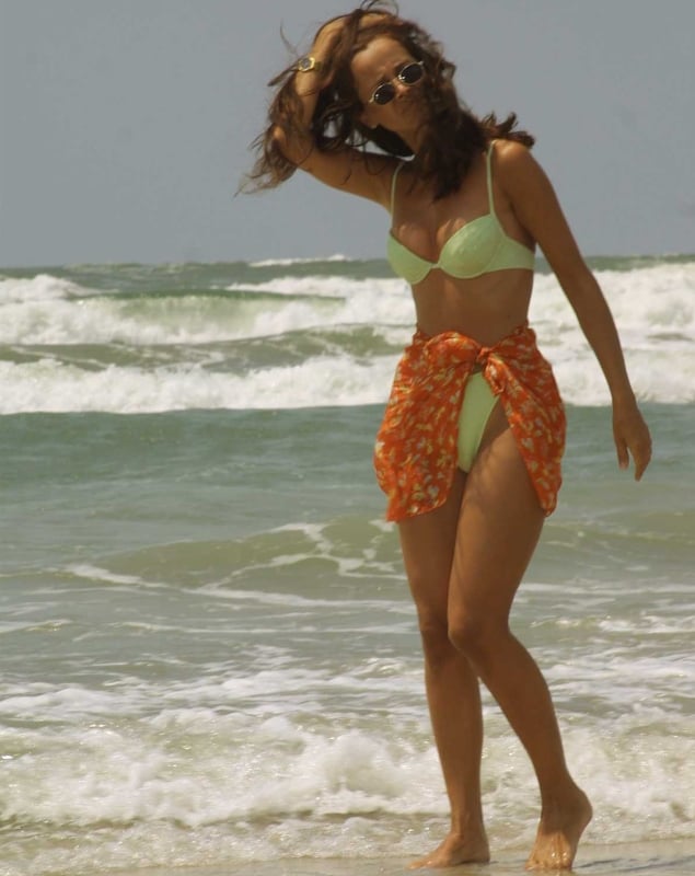 0-288924-madalinamanole2.jpg