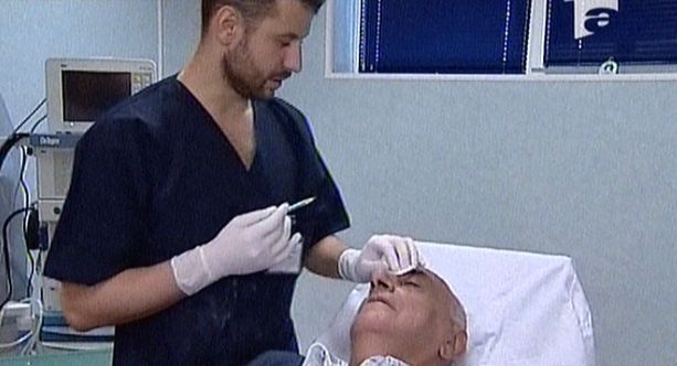 0-290902-viorel_lis_botox.jpg