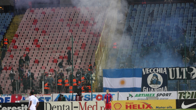 0-295439-stoia.jpg
