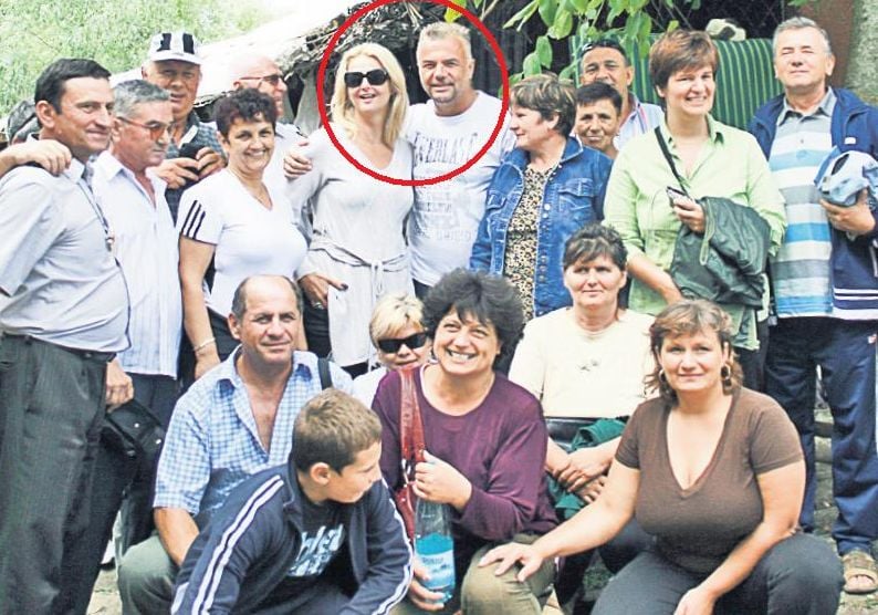 4523-288969-iulianamarciuadrianenacheturisti.jpg