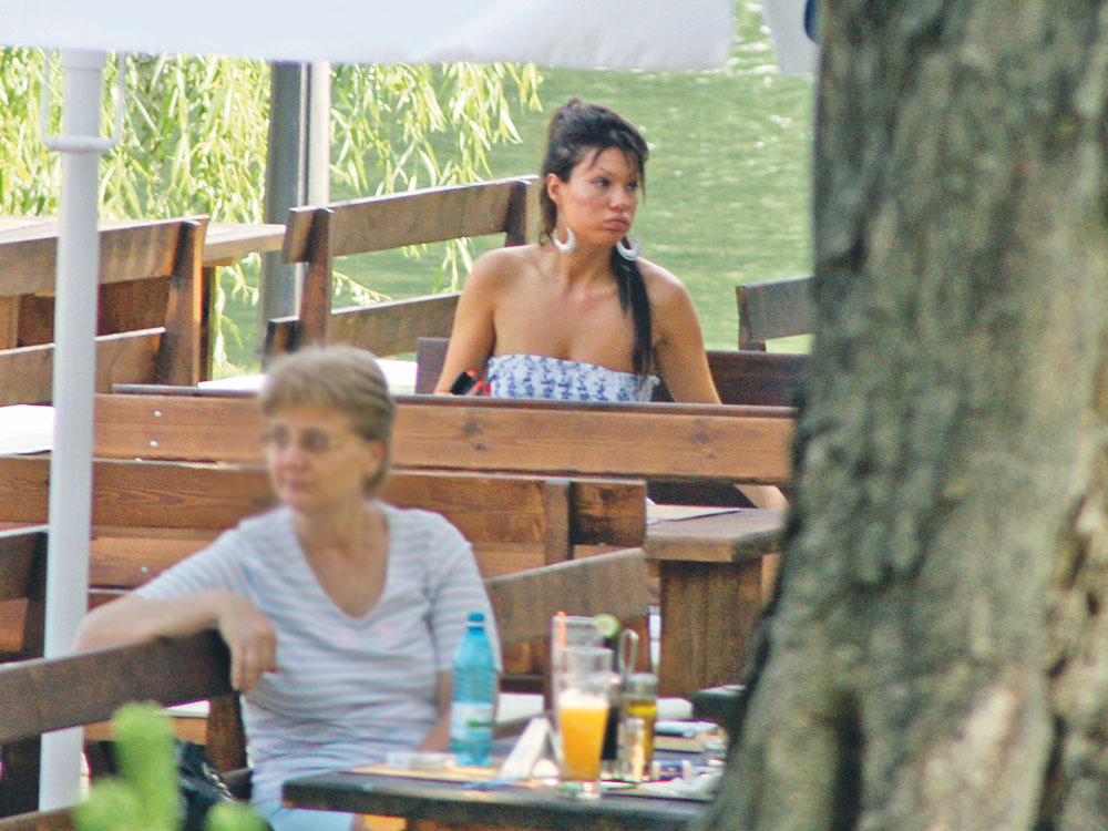 4526-289627-simona_sensual_2_pufaie.jpg