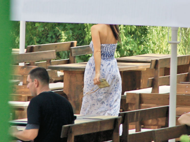 4526-289629-simona_sensual_3_pleaca.jpg