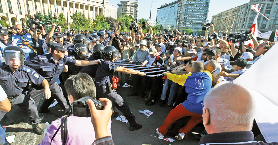 protest-sindicalisti-piata-revolutiei-bucuresti.jpg
