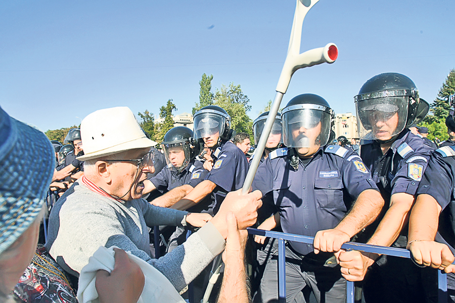 protest-sindicalisti-piata-revolutiei-bucuresti.jpg
