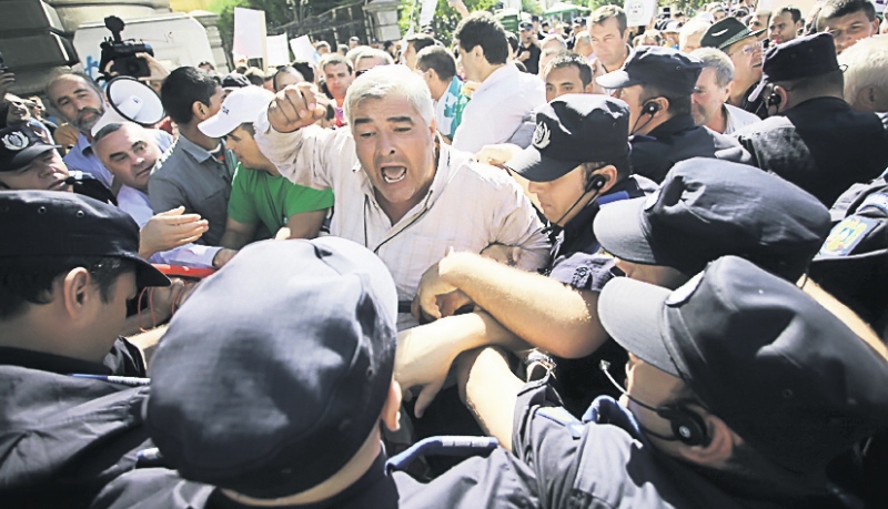4545-294744-6miting2.jpg