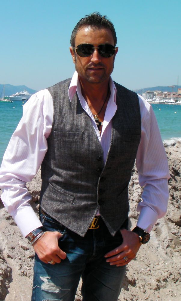 0-295655-catalin_botezatu_nefericit.jpg