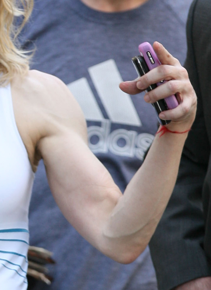 0-295798-madonan2.jpg 0-295798-madonan2.jpg