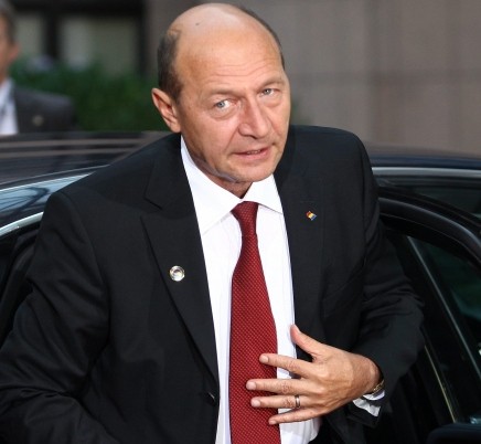 0-296445-traina_basescu_mama.jpg