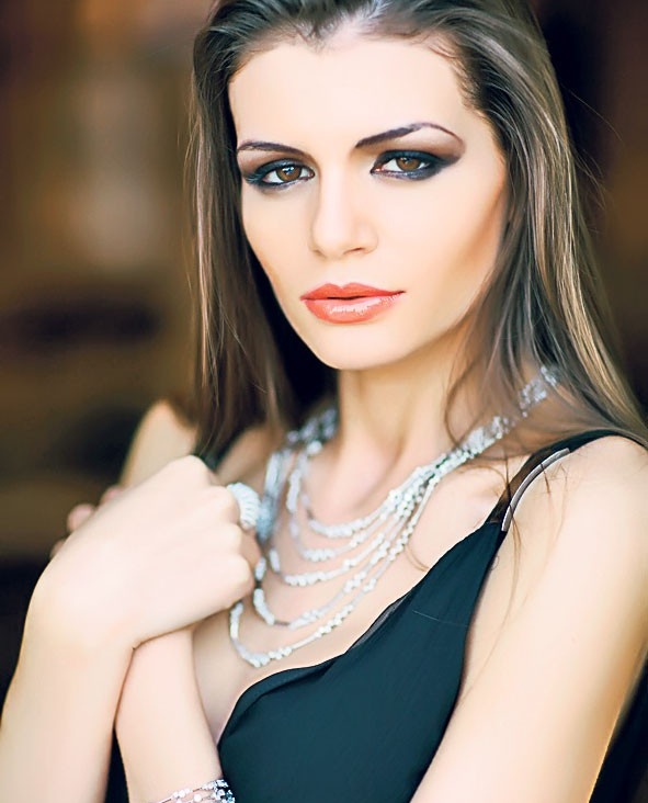 0-297506-mMonica Columbeanu ascultă Marilyn Mansononica_columbeanu.jpg