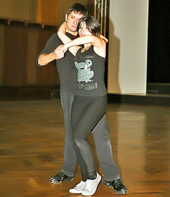 4556-297939-dansezpentrutineadelaoctavianstrunila.jpg 4556-297939-dansezpentrutineadelaoctavianstrunila.jpg