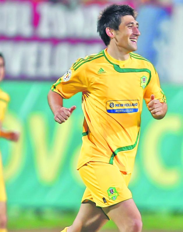 Paul Papp (FC Vaslui) va trebui să-l marcheze azi pe Sturridge, de la Chelsea