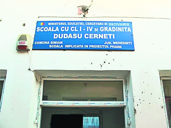 4571-301790-scoala.jpg