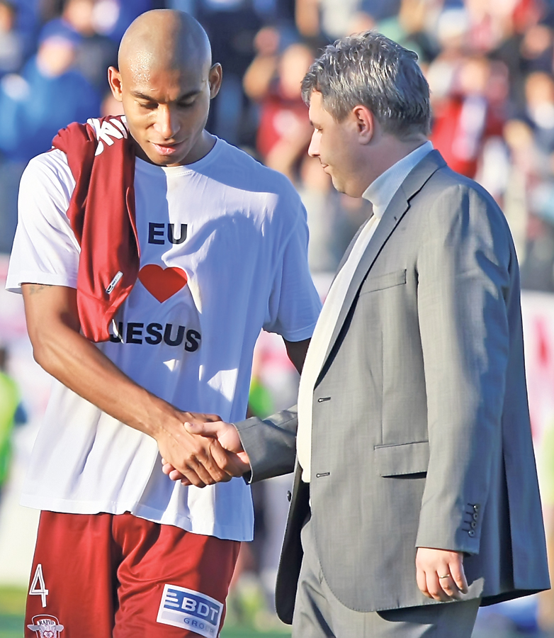 4572-302051-f2.jpg