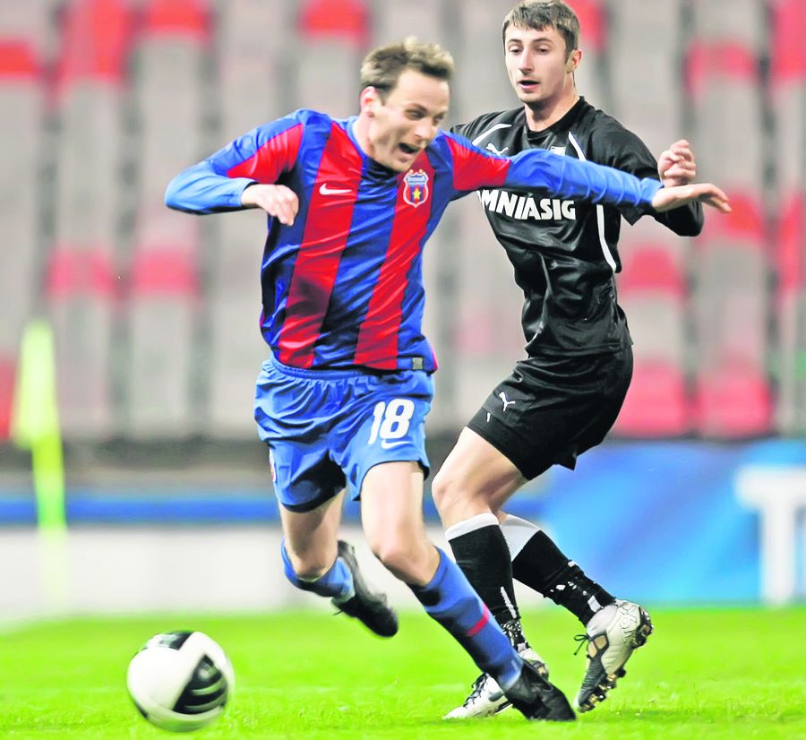 4575-302895-14steaua_rk_2829..jpg