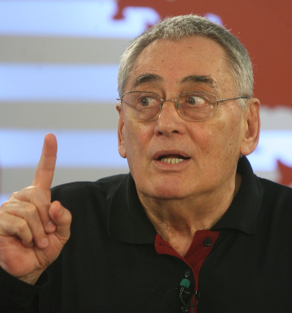 0-303745-horiamoculescu.jpg