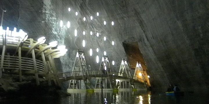 0-310645-salina_turda.jpg