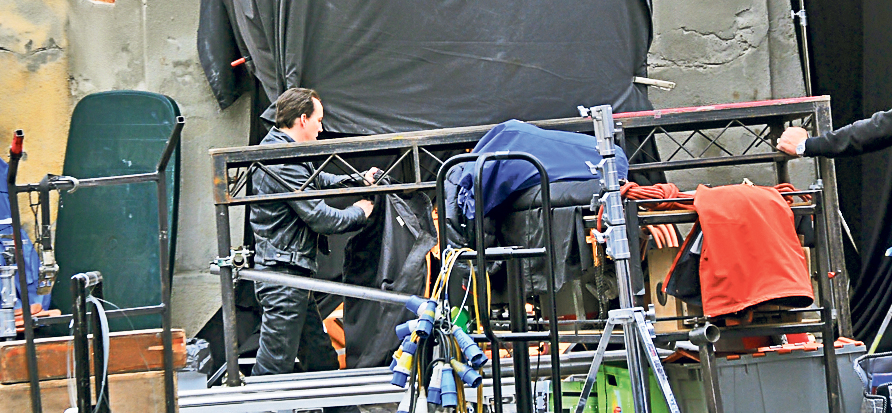 4589-306804-nicolascageautograferomaniasibiufilm.jpg