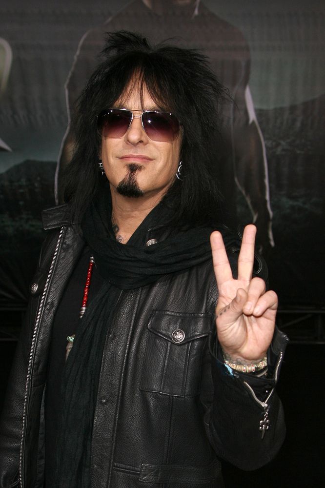 0-316456-nikkisixx.jpg