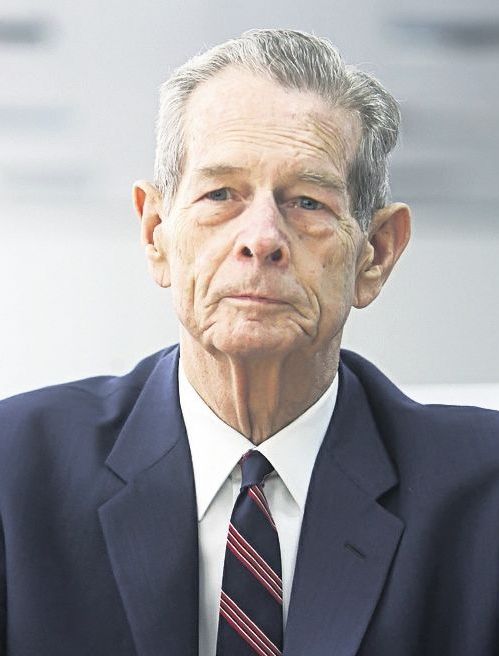 4613-313288-rege.jpg