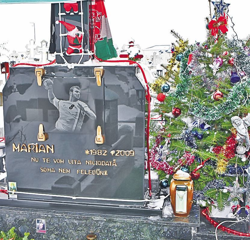 4635-319835-marianpetrecozmahandbalistcraciunbradcimitir2.jpg