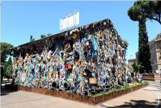 0-324710-garbage_hotel_08.jpg
