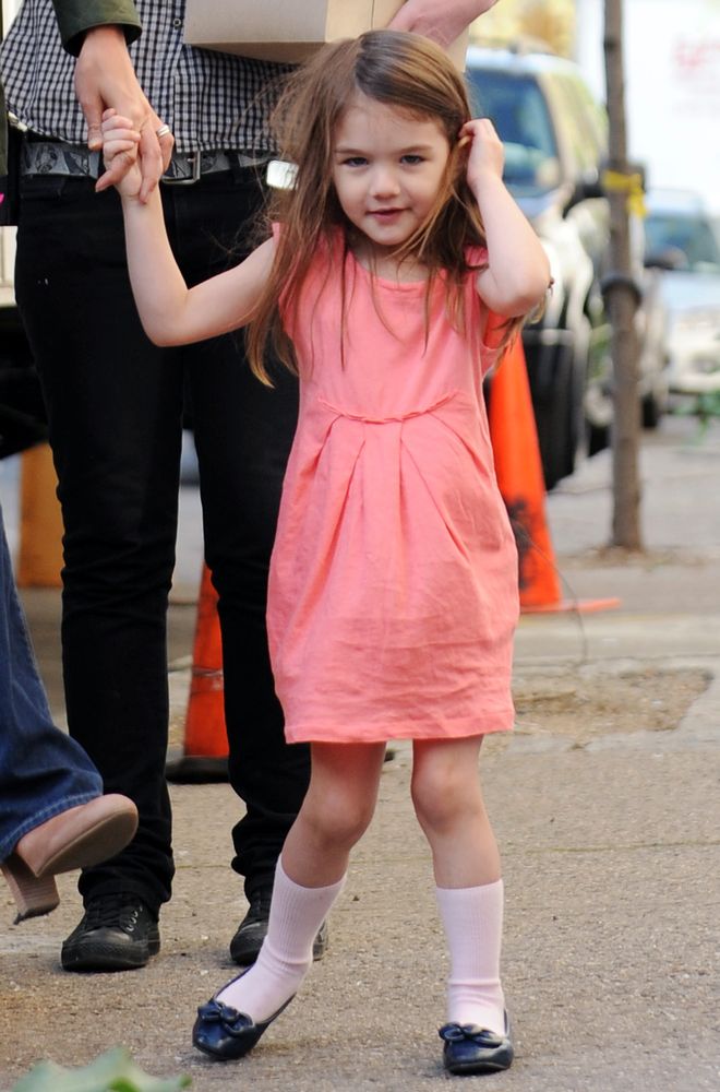 0-327221-suri_cruise.jpg