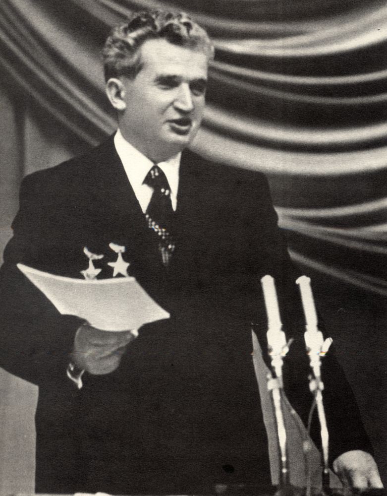 0-327773-nicolae_ceausescu.jpg