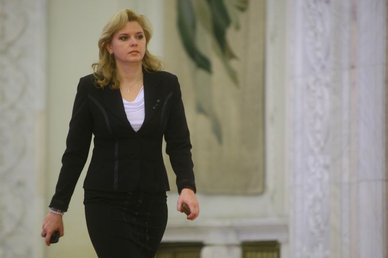 0-328039-roberta_anastase_2.jpg
