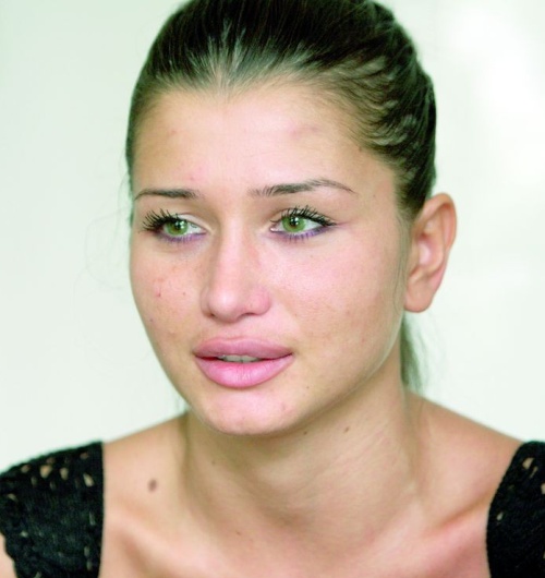 0-328194-elena_basescu.jpg