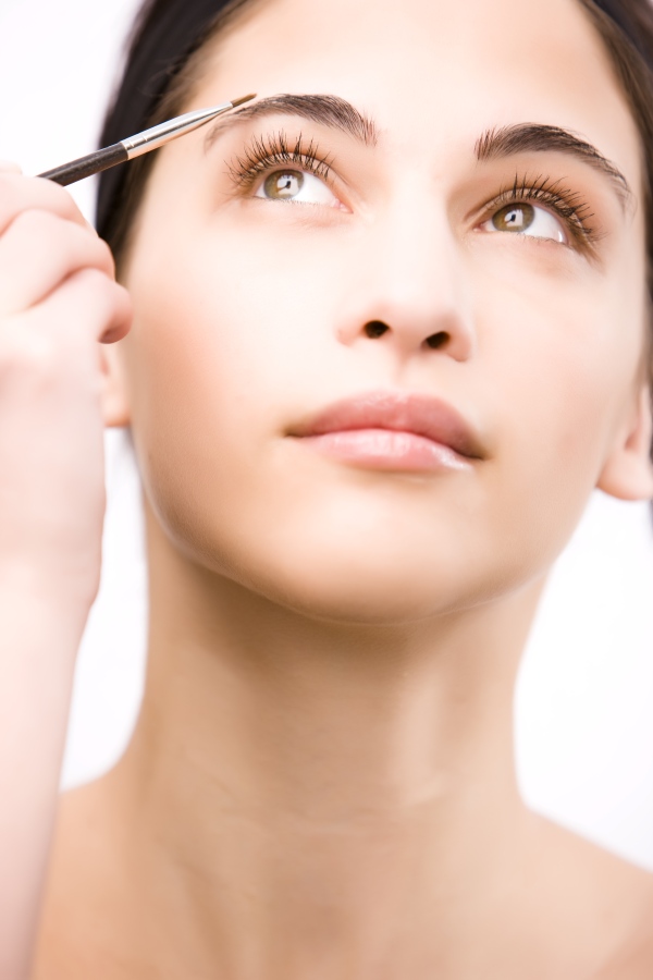 0-329125-makeup.jpg