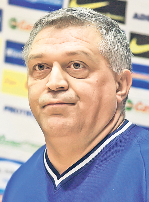 4637-320645-vasilestangaantrenornationalahandbal.jpg