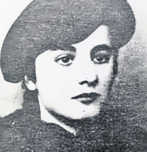 4650-324513-6elena.jpg