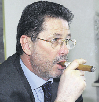 4653-325410-cd.jpg