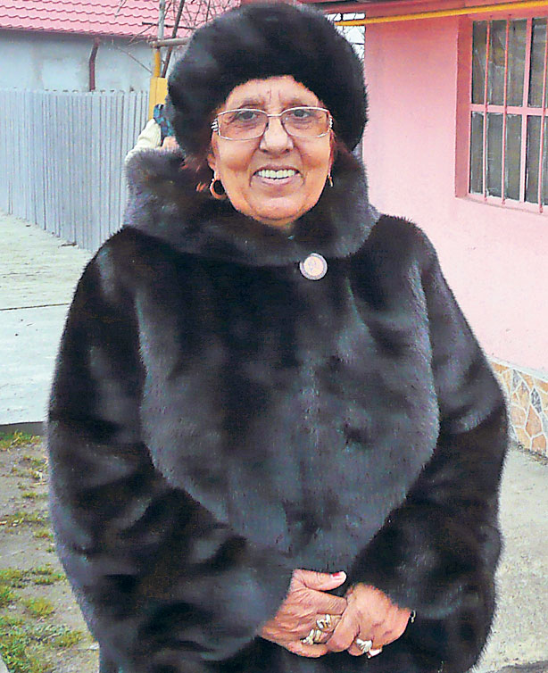 4654-325796-angela_anton.jpg