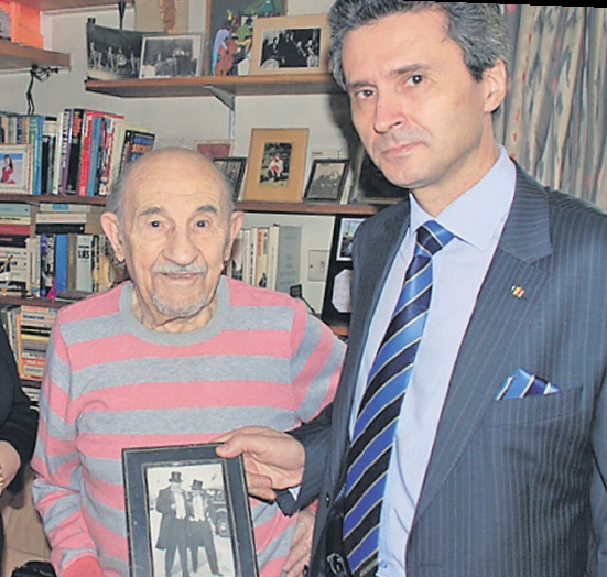 4657-326624-ambasador.jpg