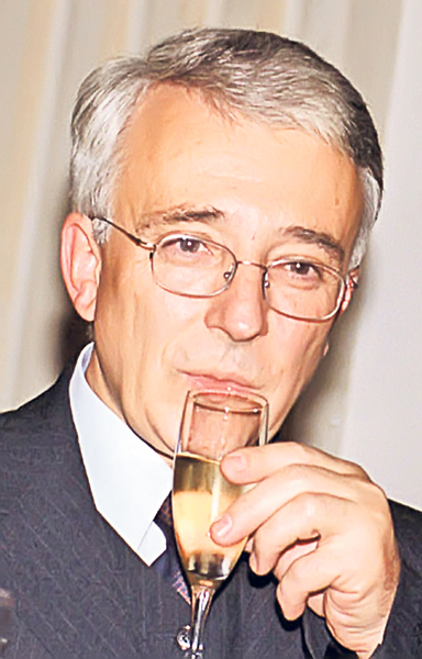 4659-327331-mugur_isarescu.jpg